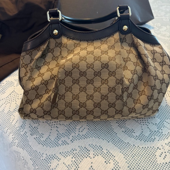 Medium Gucci Sukey Bag - Picture 8 of 9